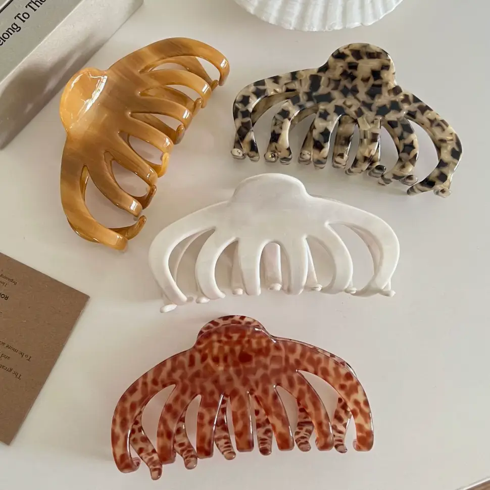 Effortless Chic Everyday Hair Clips (Aru)