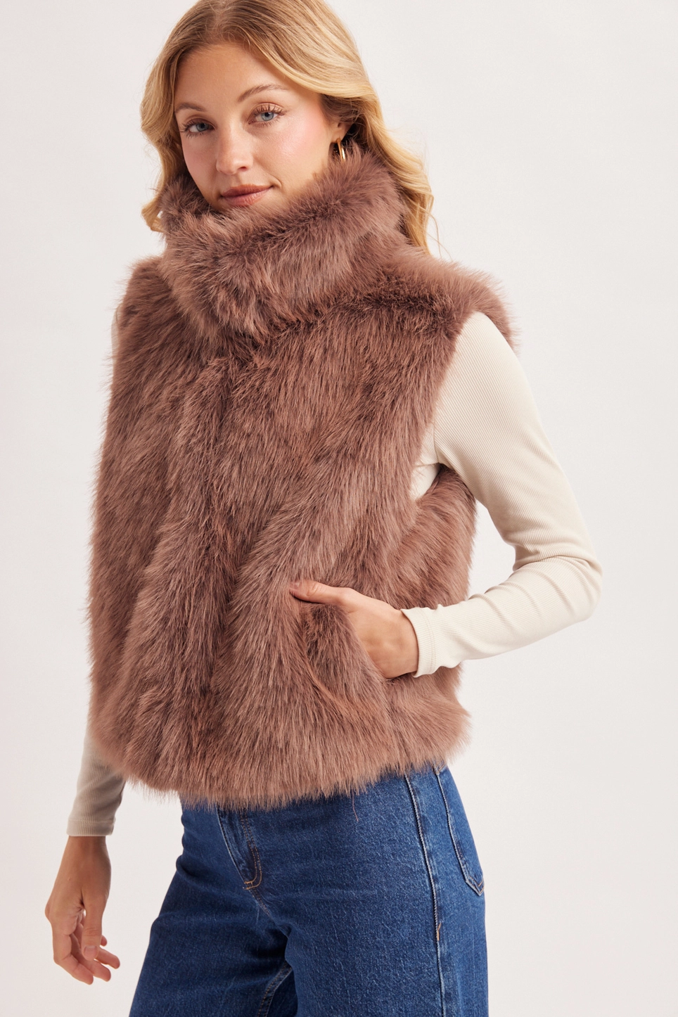 Hooked Up Lapel Pocket Faux Fur Vest - Mocha
