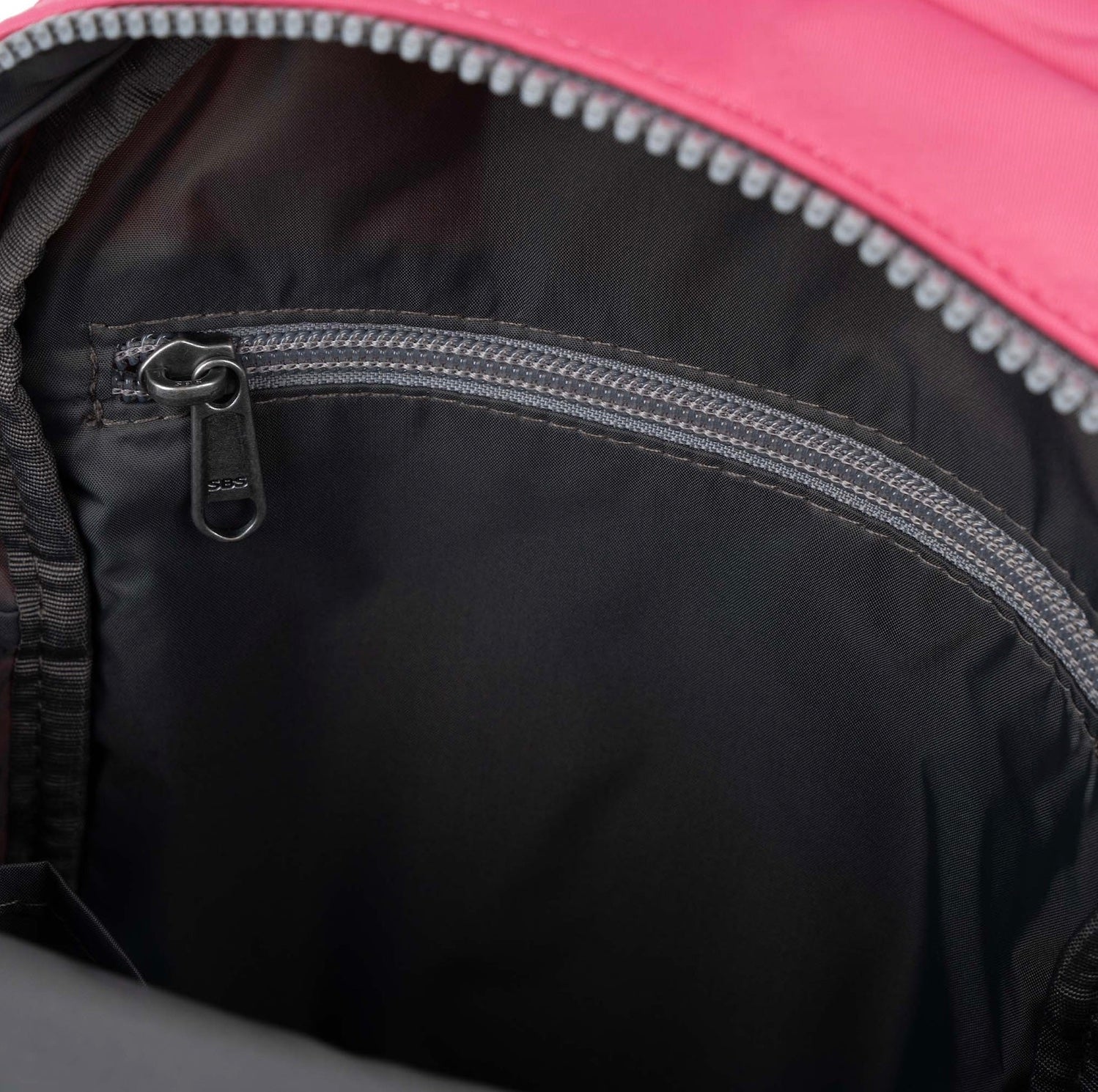 Willesden B Large Recylced Nylon