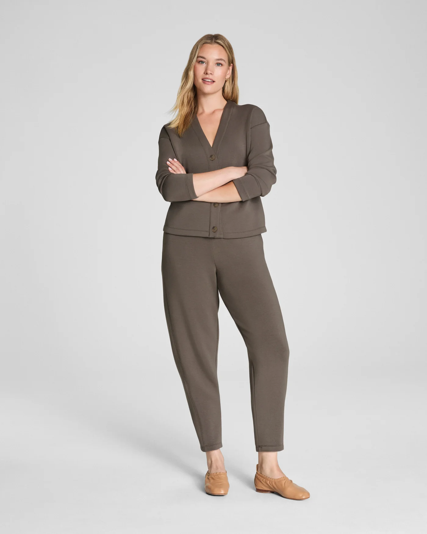 AirEssentials Barrel Leg Pant - Mineral