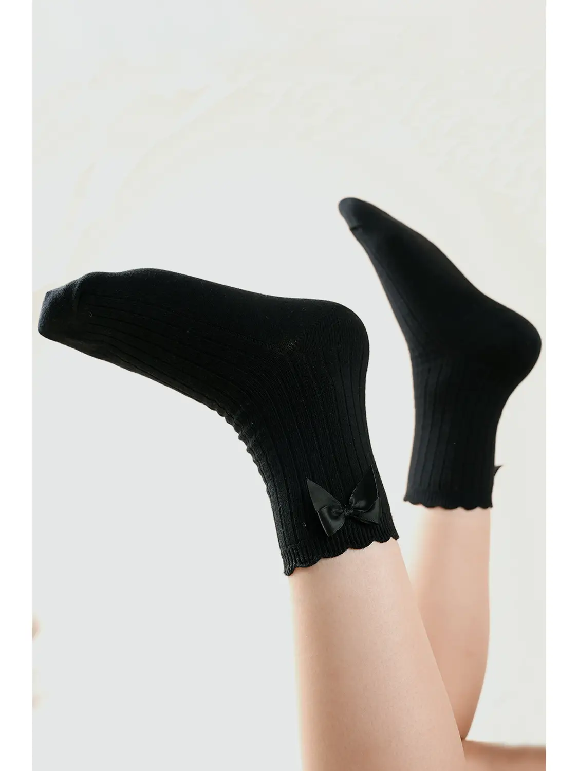Side Bow Detail Ribbed Crew Socks