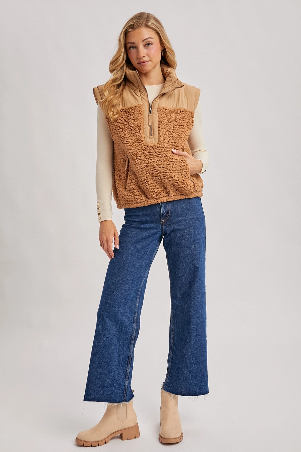 Sherpa Contrast High Stand Collar Vest - Camel