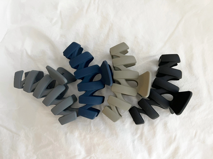 Matte Zigzag Hair Claw - Cher