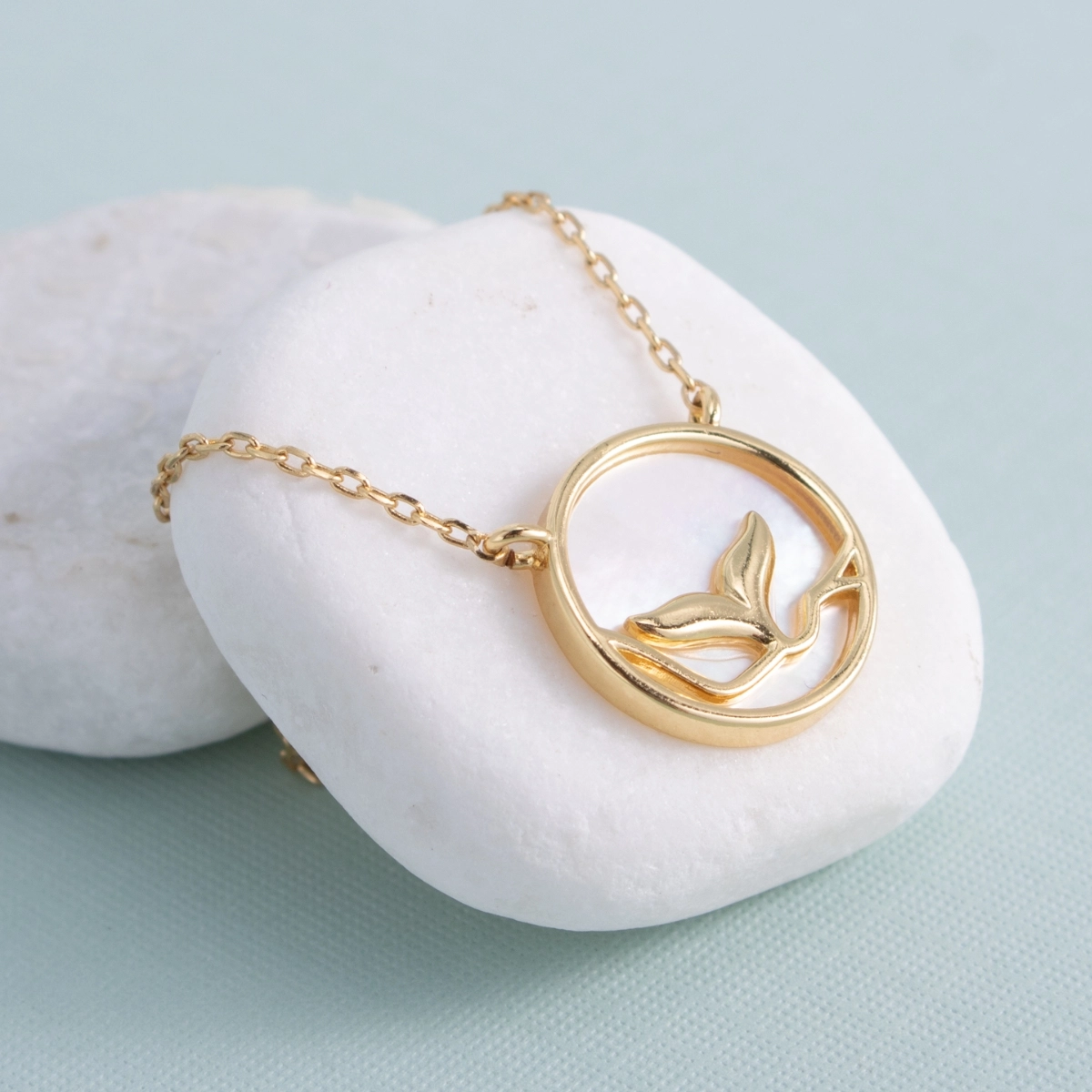 Whale's Tail Shell Necklace - Gold