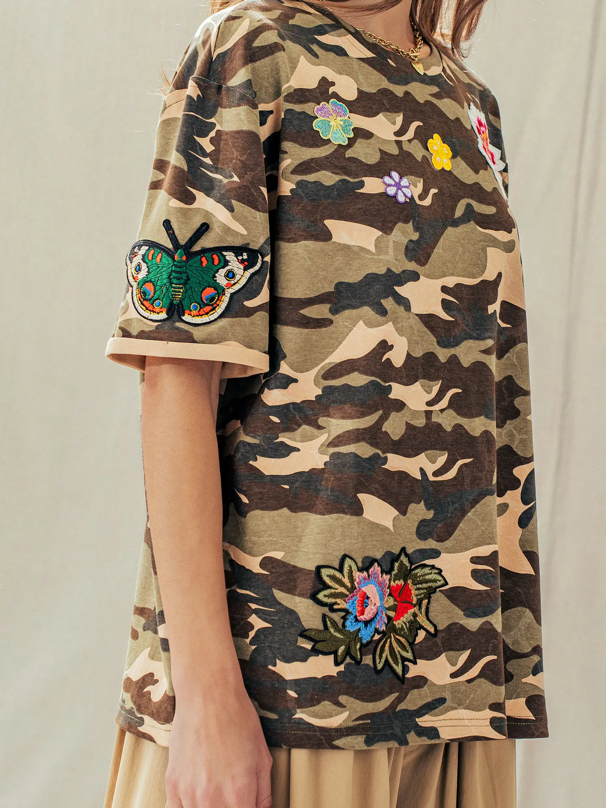 Embroidered Floral Butterfly Patch Camo Tee - Camouflage
