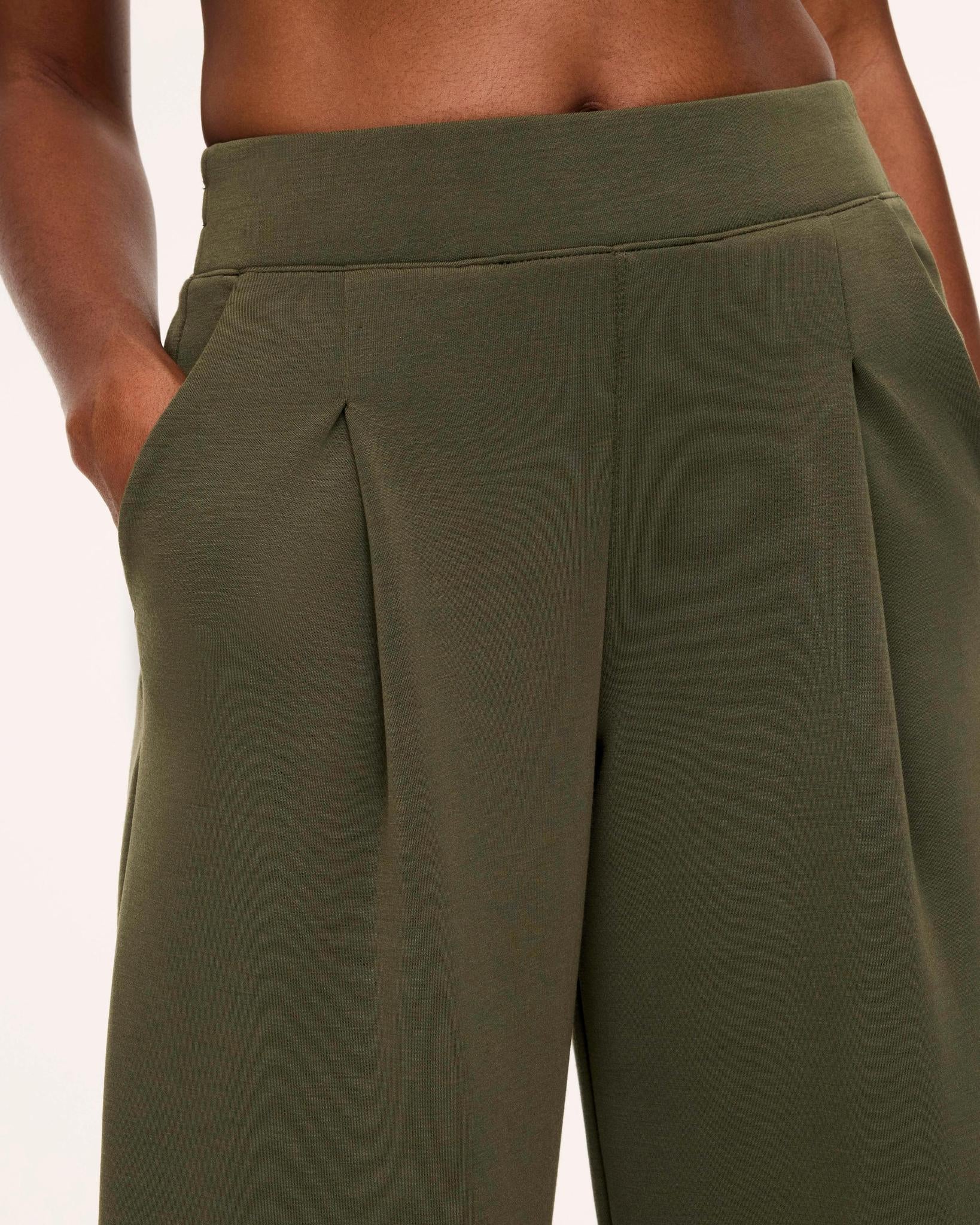 Spanx Airessentials Pleated Wide Leg Pant