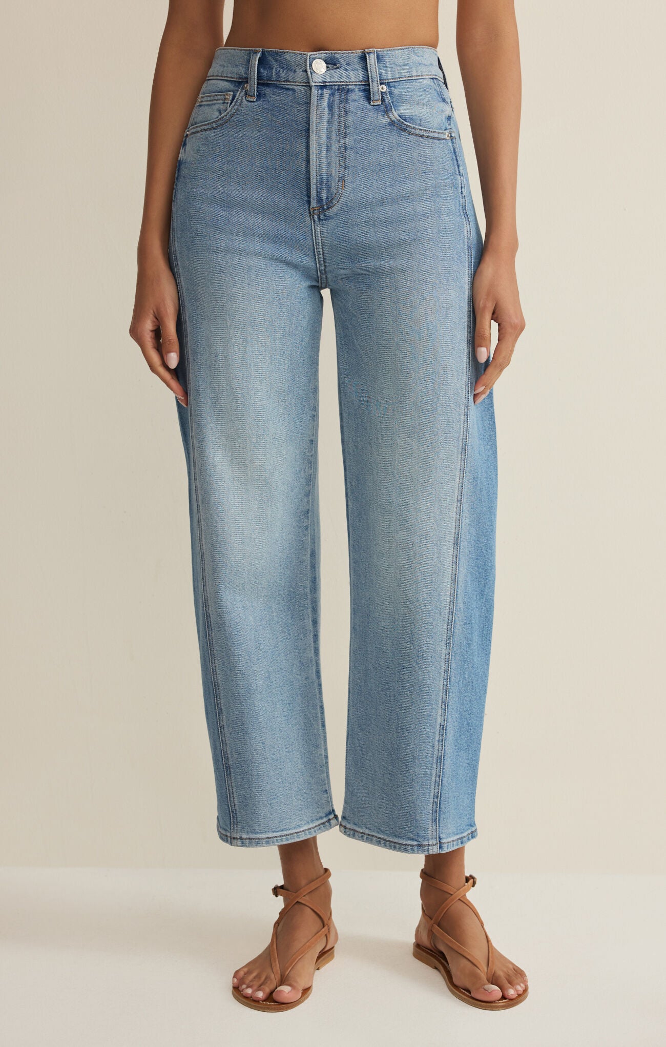 Luna High Rise Crop Bowed - Utopia