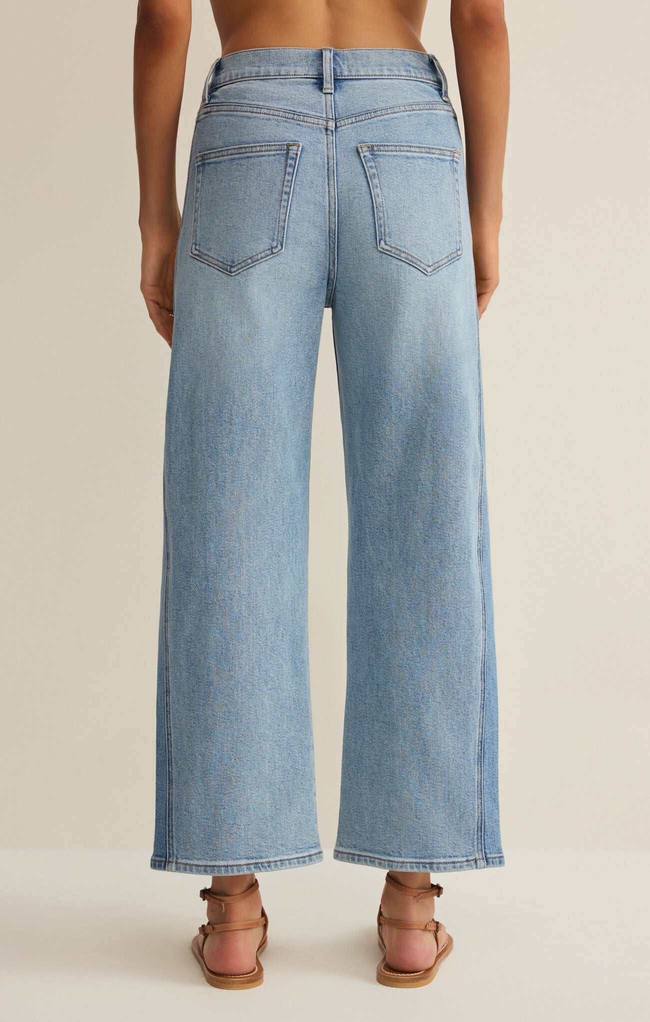 Luna High Rise Crop Bowed - Utopia