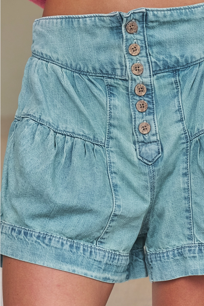 Light Wash Button Fly Gathered Denim Shorts - Light Blue